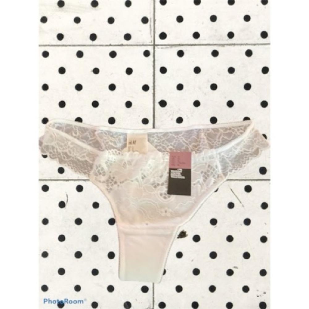 H&M Brazilian Low Rise White Lace Thong Sz M